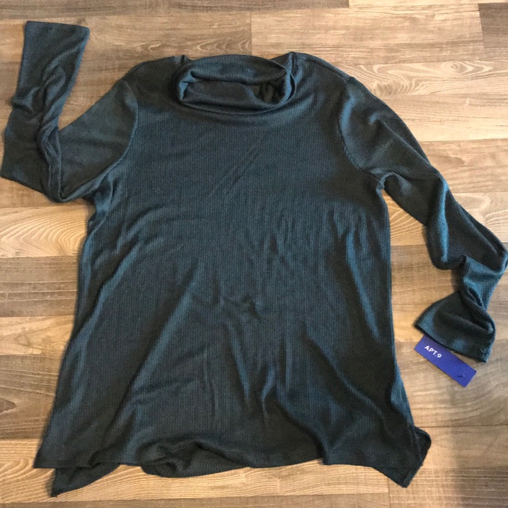 NWT Women’s Apt. 9 Turtleneck
